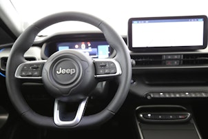 Vehicle image JEEP Avenger Summit