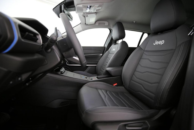 Vehicle image JEEP AVENGER