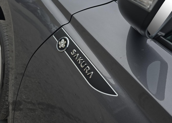 Vehicle image 15 Vehicle image 15