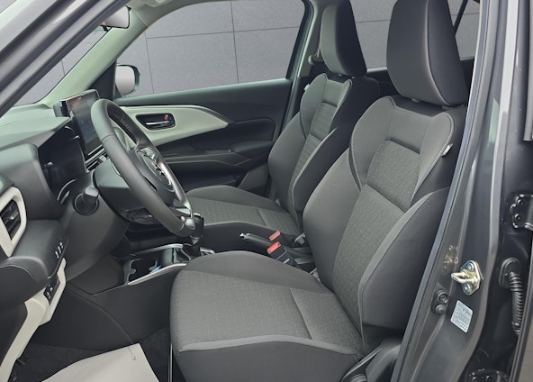 Vehicle image 17 Vehicle image 17