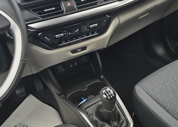 Vehicle image 11 Vehicle image 11