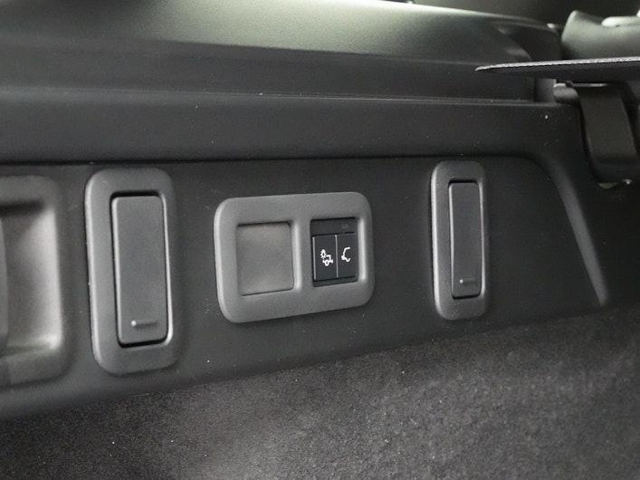 Vehicle image LAND ROVER RANGE ROVER VELAR