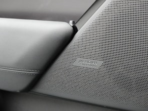 Vehicle image LAND ROVER Range Rover Velar 2.0 P400e Dynamic SE