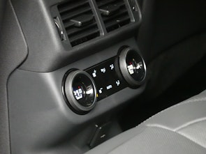 Vehicle image LAND ROVER Range Rover Velar 2.0 P400e Dynamic SE