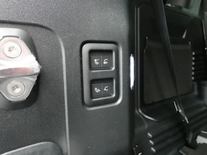 Vehicle image LAND ROVER Defender 110 3.0 D I6 350 X-Dynamic HSE