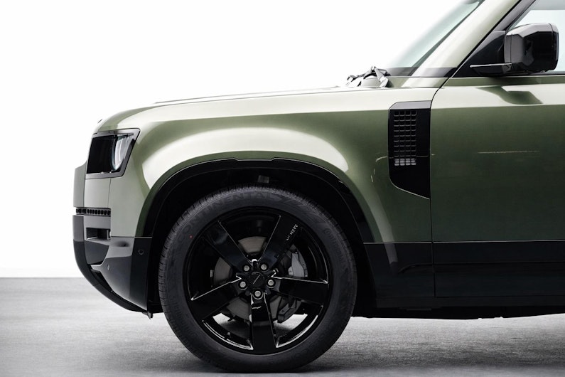 Vehicle image LAND ROVER DEFENDER