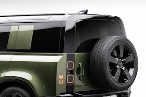 Vehicle image LAND ROVER Defender 110 3.0 D I6 350 X-Dynamic HSE