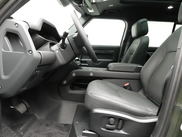 Vehicle image LAND ROVER DEFENDER