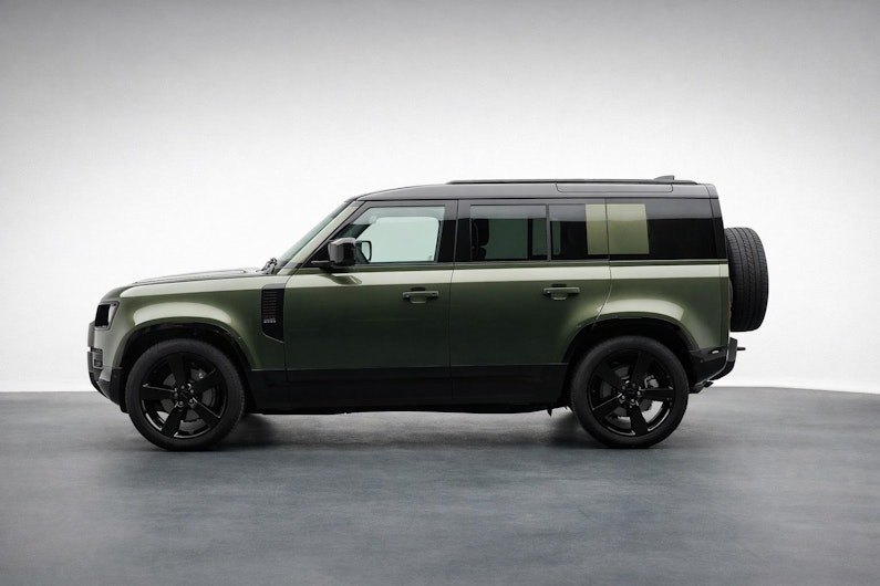 Vehicle image LAND ROVER DEFENDER