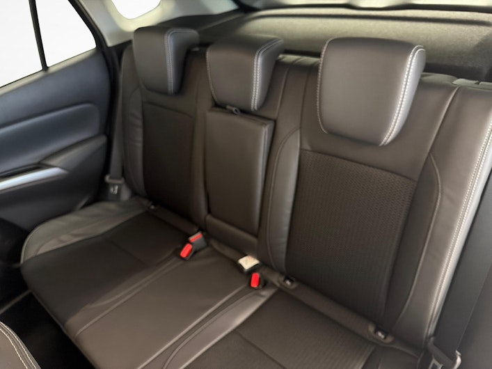 Vehicle image SUZUKI S-CROSS