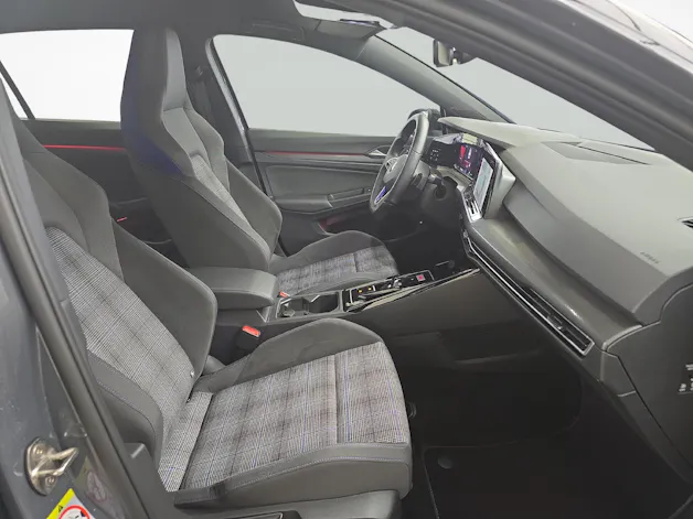 VW Golf VIII 1.4 TSI PHEV GTE DSG / ab 3,99% Leasing bei Abschluss einer Protect Autoversicherung