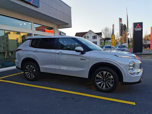 Mitsubishi Outlander 2.4 PHEV Invite 4x4