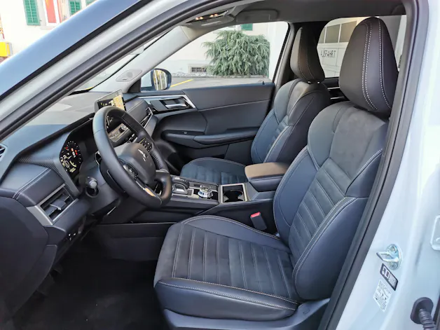 Mitsubishi Outlander 2.4 PHEV Invite 4x4