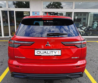 MITSUBISHI OUTLANDER 4