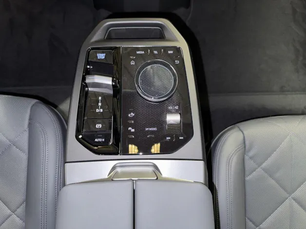 BMW iX xDrive45