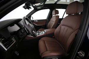 Vehicle image BMW X5 M50i xDrive