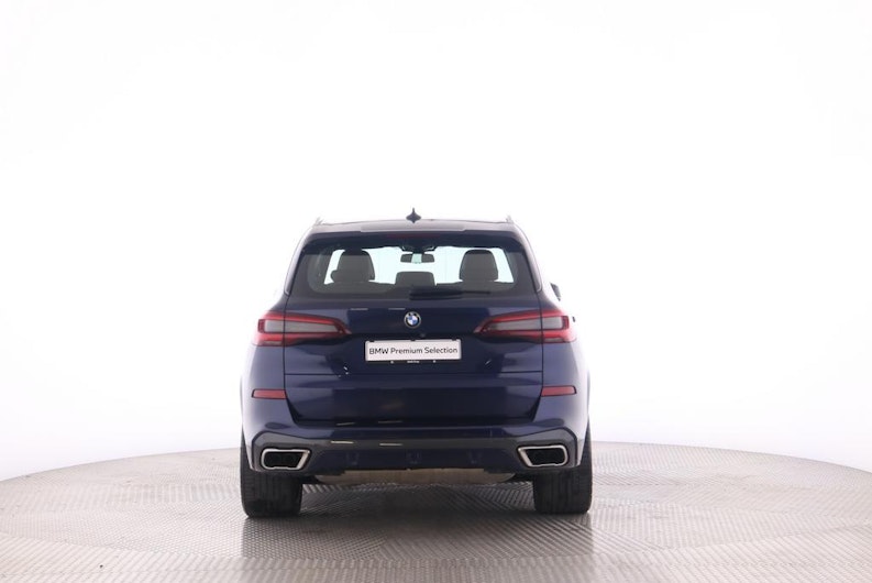 Vehicle image BMW X5