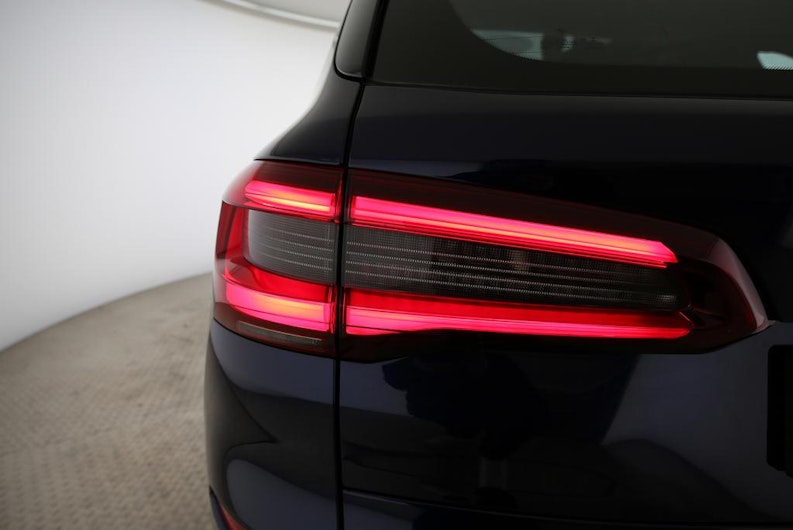 Vehicle image BMW X5