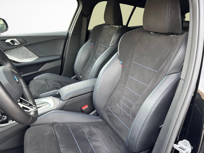 Vehicle image BMW 1 SERIES