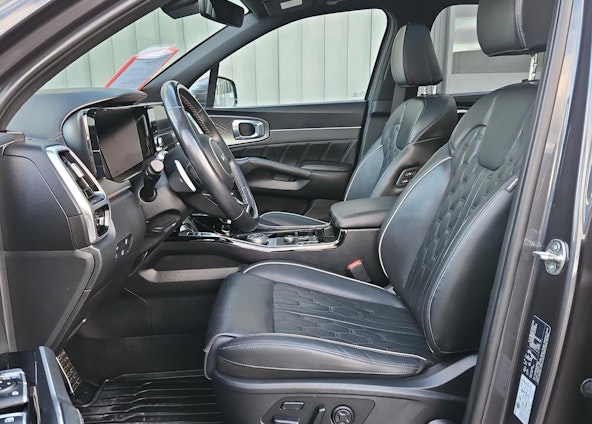 Vehicle image 6 Vehicle image 6