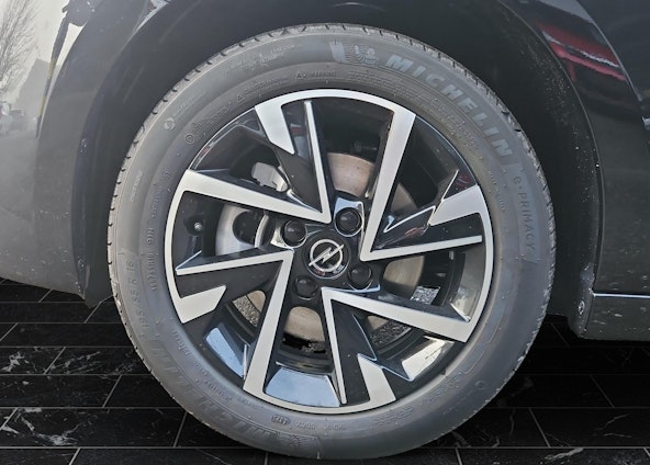 Vehicle image 10 Vehicle image 10