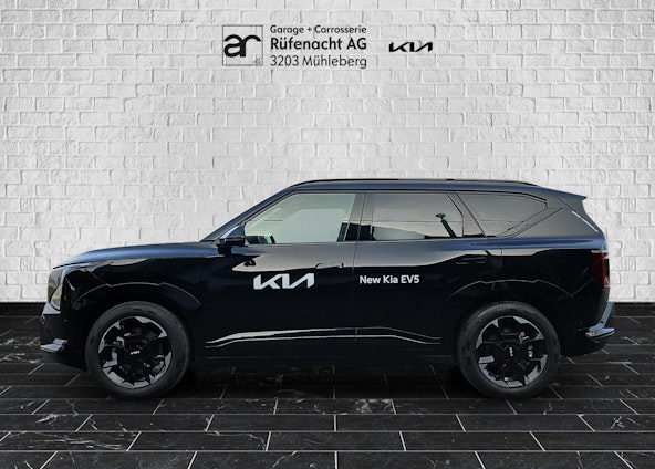 Vehicle image 4 Vehicle image 4