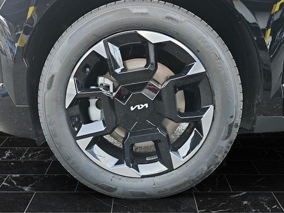 Vehicle image 10 Vehicle image 10