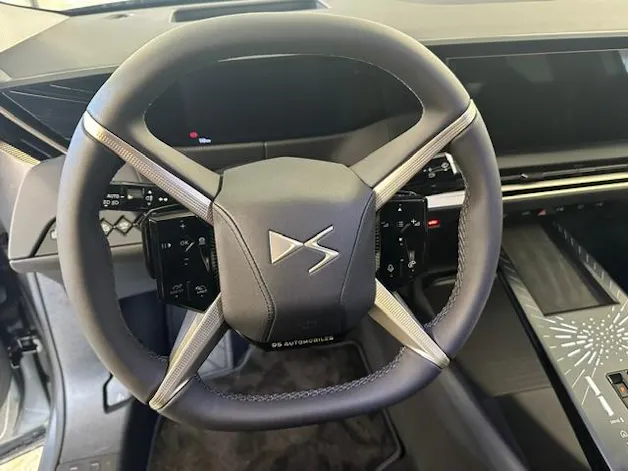 DS Automobiles No8 E-Tense Pallas