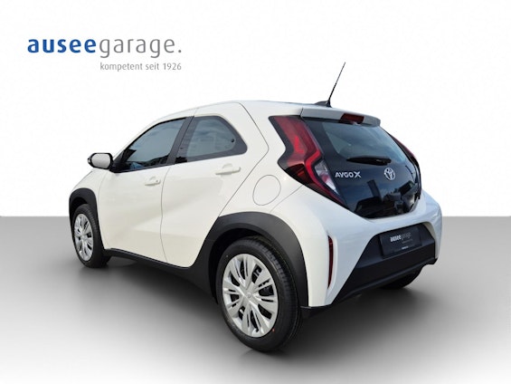 Vehicle image 2 Vehicle image 2