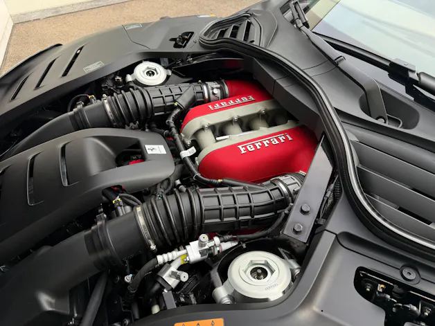 Ferrari Purosangue 6.5 V12