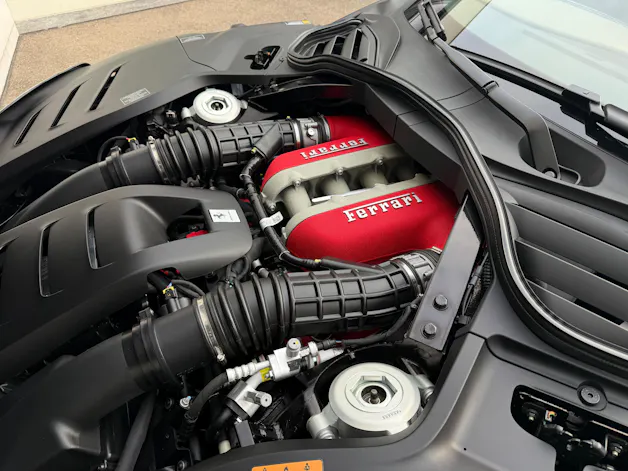 Ferrari Purosangue 6.5 V12