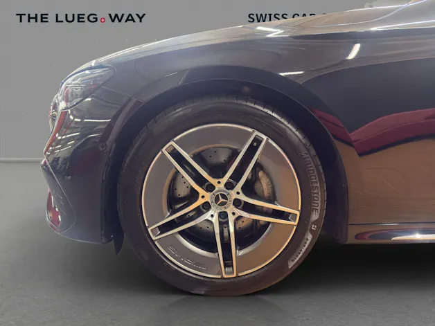 Mercedes-Benz E 450 d 4M - AMG / 360 Grad Kamera / Panorama-Dach / AHK / Digital Light