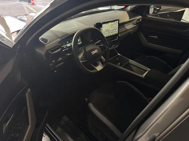Dacia BIGSTER journey hybrid 155