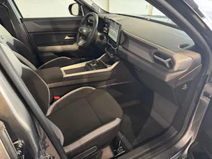 Dacia BIGSTER journey hybrid 155