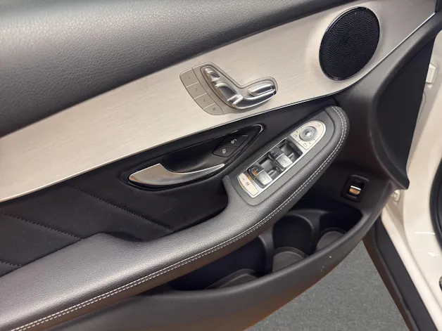Mercedes-Benz GLC 220 d 4M - AMG / DISTRONIC / Rückfahrkamera / Sitzmemory