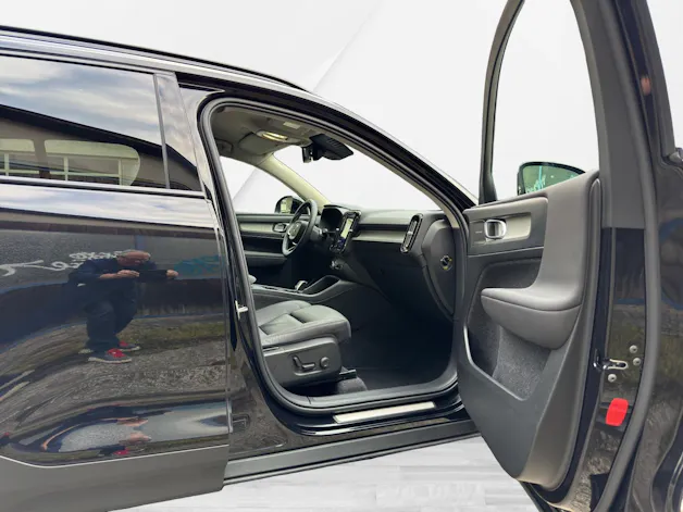 Volvo XC40 B4 Benzin Mild Hybrid Plus Dark DCT