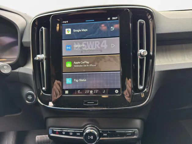 Volvo XC40 B4 Benzin Mild Hybrid Plus Dark DCT