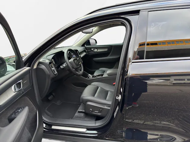 Volvo XC40 B4 Benzin Mild Hybrid Plus Dark DCT
