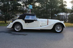 Morgan Plus 4 2.0 Swiss Pack