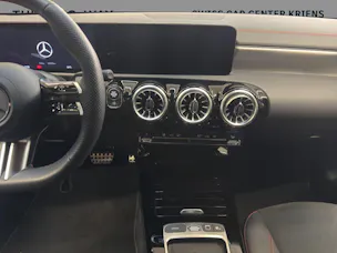 Mercedes-Benz CLA 200 - AMG / Rückfahrkamera / DISTRONIC / Multibeam LED
