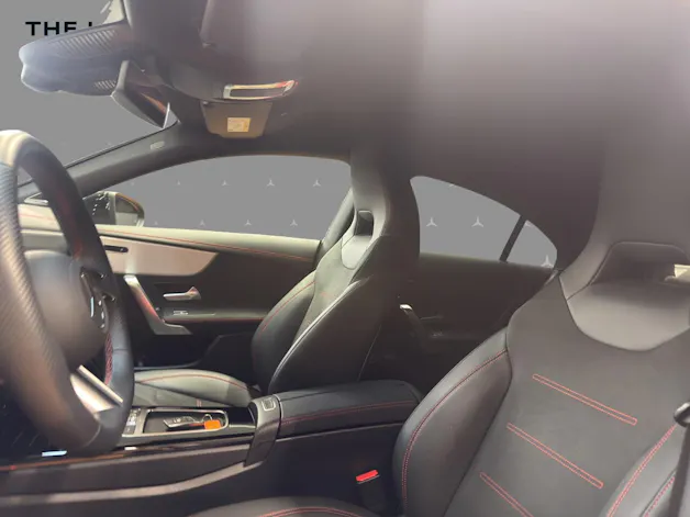 Mercedes-Benz CLA 200 - AMG / Rückfahrkamera / DISTRONIC / Multibeam LED