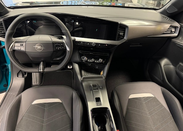 Vehicle image 8 Vehicle image 8