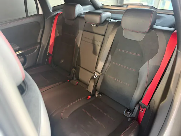 MERCEDES-BENZ GLA 35 AMG 4Matic 8G-Speedshift DCT