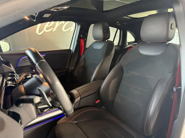 Mercedes-Benz GLA 35 AMG 4Matic 8G-Speedshift DCT