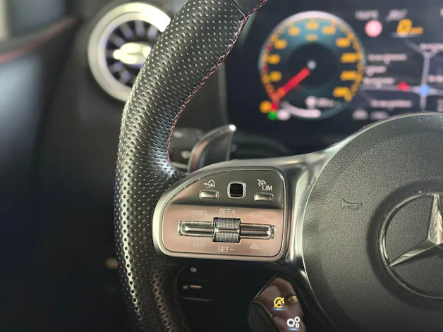 Mercedes-Benz GLA 35 AMG 4Matic 8G-Speedshift DCT