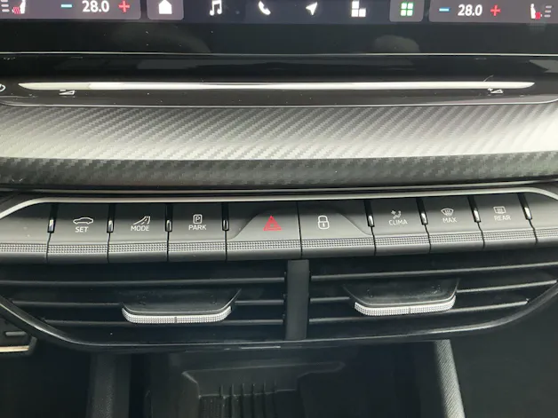 Škoda Octavia Combi 2.0 TSI 265 PS RS *** FACELIFT MODEL MIT ANHÄNGERKUPPLUNG ***