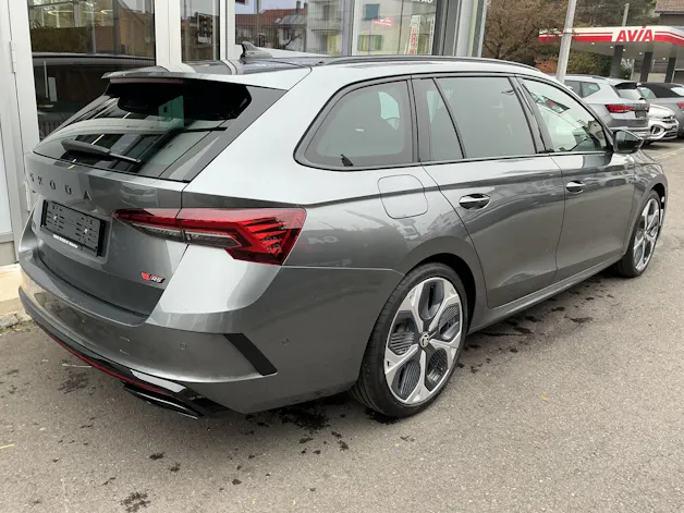 Škoda Octavia Combi 2.0 TSI 265 PS RS *** FACELIFT MODEL MIT ANHÄNGERKUPPLUNG ***