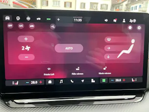 Škoda Octavia Combi 2.0 TSI 265 PS RS *** FACELIFT MODEL MIT ANHÄNGERKUPPLUNG ***