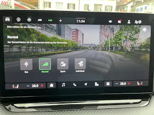 Škoda Octavia Combi 2.0 TSI 265 PS RS *** FACELIFT MODEL MIT ANHÄNGERKUPPLUNG ***