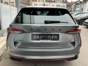 Škoda Octavia Combi 2.0 TSI 265 PS RS *** FACELIFT MODEL MIT ANHÄNGERKUPPLUNG ***